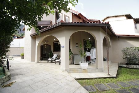 Casa de condomínio à venda com 310m², 4 quartos e 2 vagasJardim