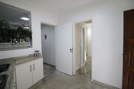 Casa de condomínio à venda com 310m², 4 quartos e 2 vagasÁrea de Serviço