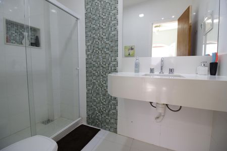 Casa de condomínio à venda com 310m², 4 quartos e 2 vagasBanheiro da Suíte 3
