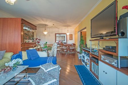 Apartamento para alugar com 240m², 5 quartos e 4 vagas