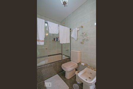 Apartamento para alugar com 240m², 5 quartos e 4 vagas