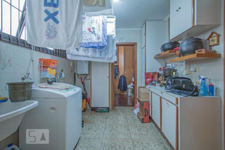 Apartamento para alugar com 240m², 5 quartos e 4 vagas