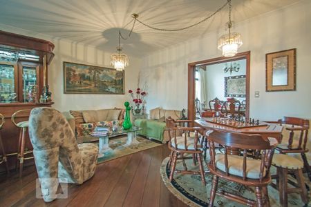 Apartamento para alugar com 240m², 5 quartos e 4 vagas