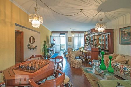 Apartamento para alugar com 240m², 5 quartos e 4 vagas