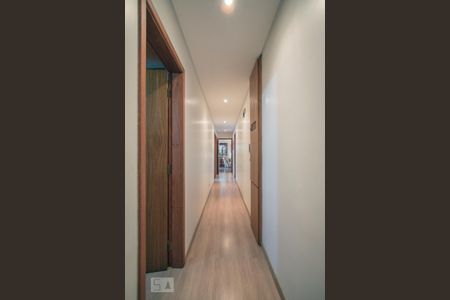 Apartamento para alugar com 240m², 5 quartos e 4 vagas