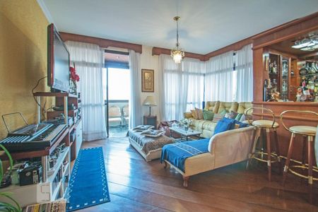 Apartamento para alugar com 240m², 5 quartos e 4 vagas