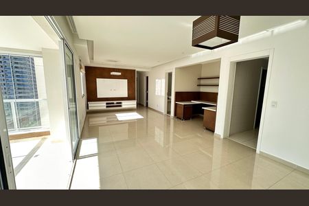 Apartamento para alugar com 3 quartos, 118m² em Jardim das Acacias, São Paulo