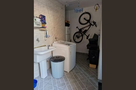 Casa à venda com 120m², 3 quartos e 3 vagasÁrea de serviço