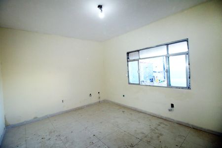 Casa para alugar com 70m², 2 quartos e 4 vagasSala