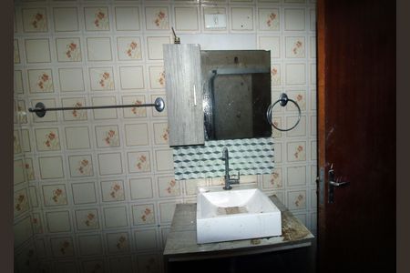 Casa para alugar com 70m², 2 quartos e 4 vagasBanheiro
