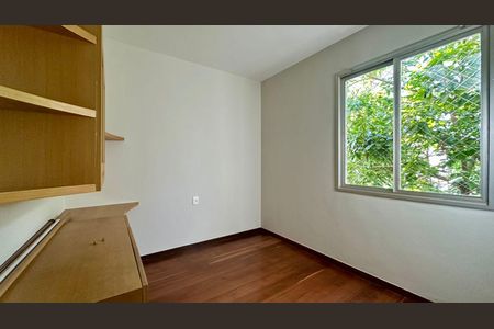Apartamento à venda com 160m², 4 quartos e 2 vagasQuarto 