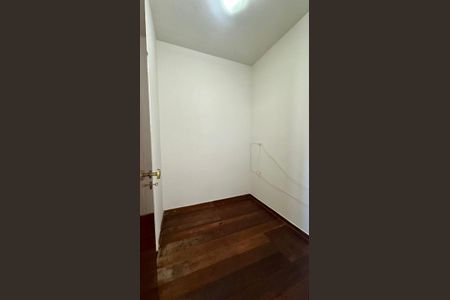 Apartamento à venda com 160m², 4 quartos e 2 vagasQuarto de serviço 