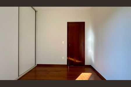 Apartamento à venda com 160m², 4 quartos e 2 vagasQuarto 