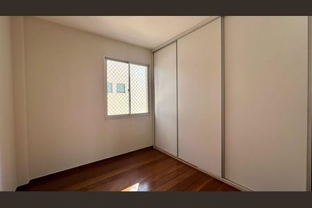 Apartamento à venda com 160m², 4 quartos e 2 vagasQuarto 