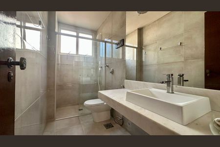 Apartamento à venda com 160m², 4 quartos e 2 vagasBanheiro 