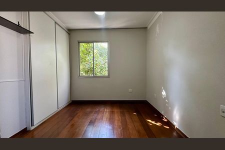 Apartamento à venda com 160m², 4 quartos e 2 vagasQuarto 