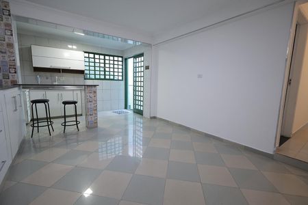 Casa para alugar com 152m², 3 quartos e 3 vagas Casa para alugar com 152m², 3 quartos e 3 vagasCozinha