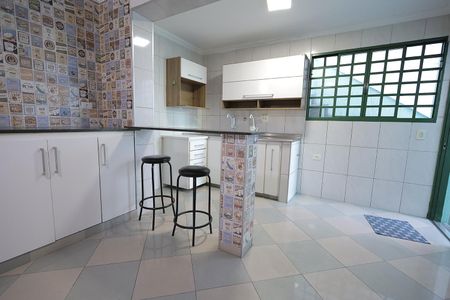 Casa para alugar com 152m², 3 quartos e 3 vagas Casa para alugar com 152m², 3 quartos e 3 vagasCozinha