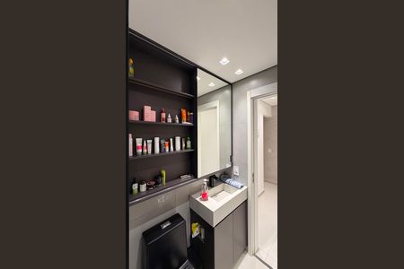 Apartamento à venda com 49m², 2 quartos e 1 vaga Apartamento à venda com 49m², 2 quartos e 1 vagaBanheiro