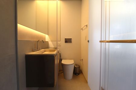 Banheiro de apartamento para alugar com 1 quarto, 38m² em Vila Nova Conceição, São Paulo
