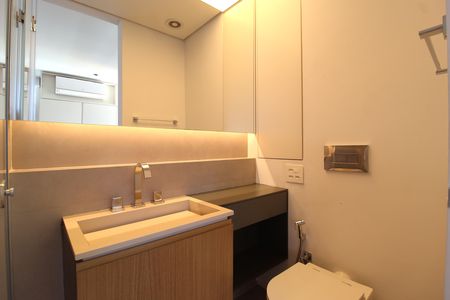 Banheiro de apartamento para alugar com 1 quarto, 38m² em Vila Nova Conceição, São Paulo