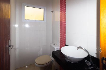 Casa à venda com 286m², 4 quartos e 2 vagas Casa à venda com 286m², 4 quartos e 2 vagasLavabo