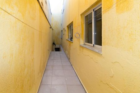 Casa à venda com 286m², 4 quartos e 2 vagas Casa à venda com 286m², 4 quartos e 2 vagasCorredor Externo