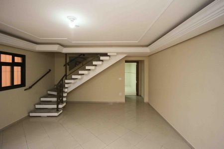 Casa para alugar com 3 quartos, 110m² em Vila Carrão, São Paulo