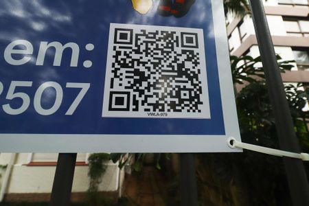 Apartamento para alugar com 205m², 4 quartos e 2 vagas Apartamento para alugar com 205m², 4 quartos e 2 vagasFachada