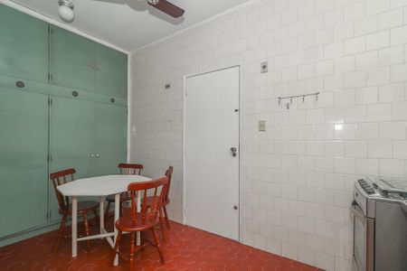 Apartamento para alugar com 205m², 4 quartos e 2 vagas Apartamento para alugar com 205m², 4 quartos e 2 vagasCozinha