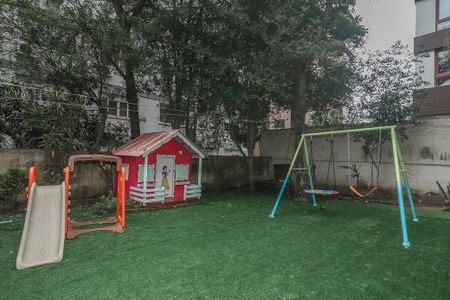 Apartamento para alugar com 205m², 4 quartos e 2 vagas Apartamento para alugar com 205m², 4 quartos e 2 vagasÁrea comum - Playground