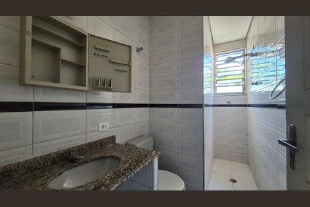 Casa à venda com 128m², 3 quartos e 2 vagas Casa à venda com 128m², 3 quartos e 2 vagasBanheiro da suíte