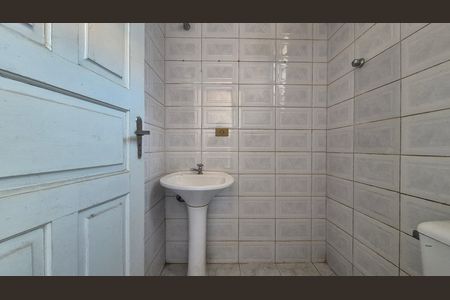 Casa à venda com 128m², 3 quartos e 2 vagas Casa à venda com 128m², 3 quartos e 2 vagasBanheiro