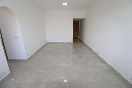 Apartamento para alugar com 83m², 3 quartos e 1 vagaSala