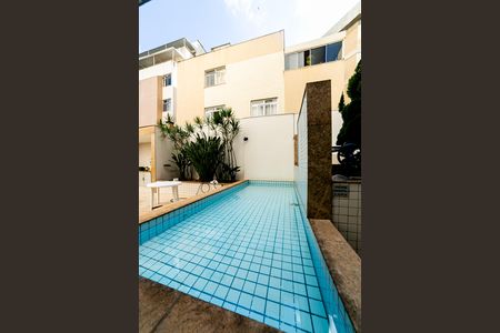 Apartamento para alugar com 75m², 2 quartos e 2 vagas Apartamento para alugar com 75m², 2 quartos e 2 vagasÁrea comum - Piscina