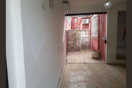 Casa à venda com 4 quartos, 256m² em Bela Aliança, São Paulo