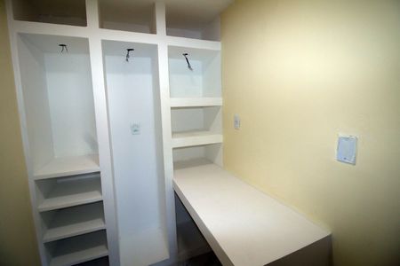 Casa para alugar com 60m², 2 quartos e sem vagaCloset