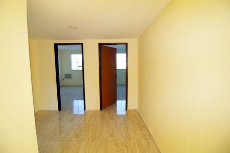 Sala de casa para alugar com 2 quartos, 60m² em Vigário Geral, Rio de Janeiro