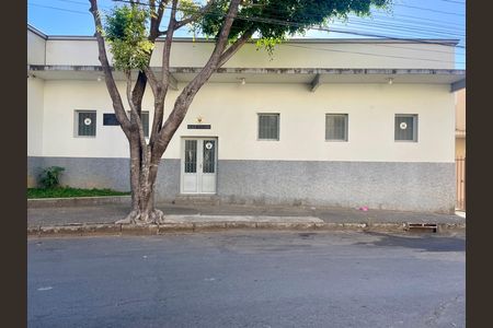 Apartamento para alugar com 60m², 3 quartos e sem vaga