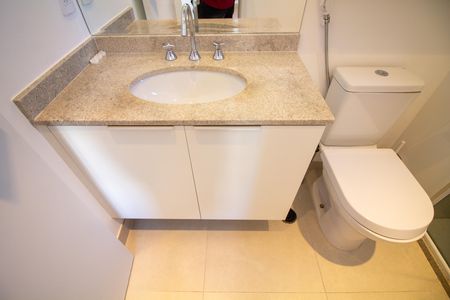 Apartamento à venda com 66m², 2 quartos e 2 vagas Apartamento à venda com 66m², 2 quartos e 2 vagasBanheiro da Suíte