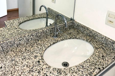 Apartamento para alugar com 48m², 3 quartos e 1 vaga Apartamento para alugar com 48m², 3 quartos e 1 vagaBanheiro da Suíte 1