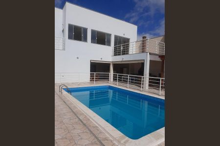 Casa à venda com 286m², 2 quartos e 3 vagas