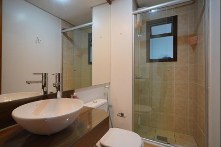 Banheiro Corredor de apartamento à venda com 2 quartos, 72m² em Cidade Baixa, Porto Alegre