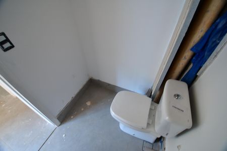 Casa de condomínio à venda com 130m², 3 quartos e 2 vagasLavabo