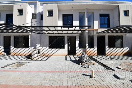 Casa de condomínio à venda com 130m², 3 quartos e 2 vagasFachada