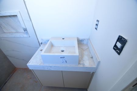 Casa de condomínio à venda com 130m², 3 quartos e 2 vagasBanheiro Suíte 2