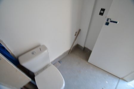Casa de condomínio à venda com 130m², 3 quartos e 2 vagasLavabo