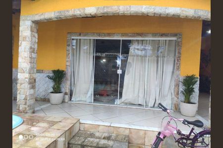 Casa à venda com 154m², 3 quartos e 4 vagas