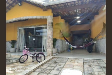 Casa à venda com 154m², 3 quartos e 4 vagas