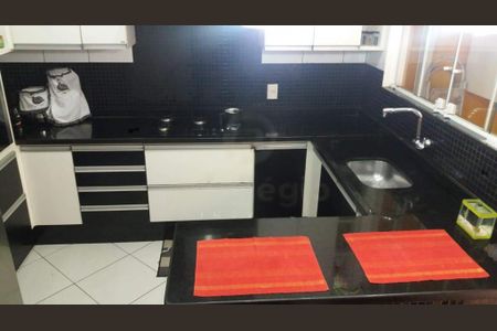 Casa à venda com 154m², 3 quartos e 4 vagas